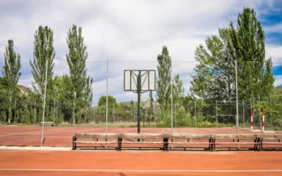 Les éléments clés pour la construction de courts de tennis en terre battue à Le Rouret