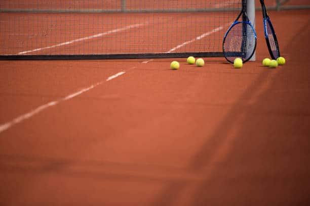 Garantir la qualité des installations de courts de tennis en terre battue à Perpignan