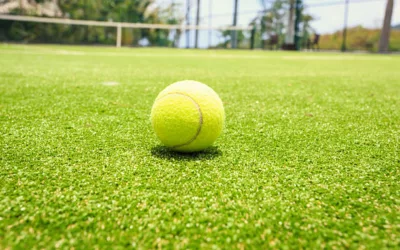 Les éléments clés pour une maintenance optimale d&rsquo;un court de tennis en gazon synthétique à Grimaud