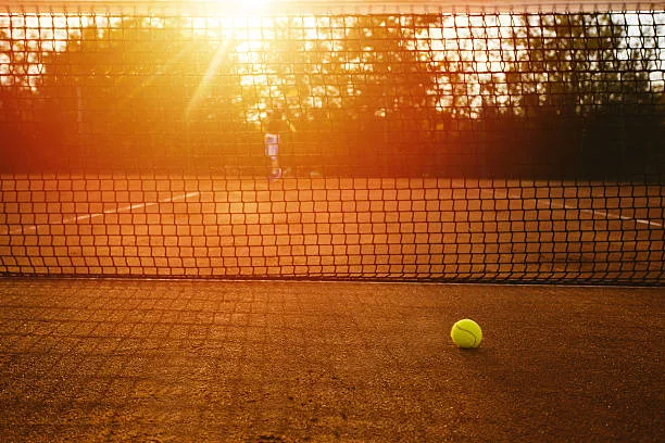 Les Méthodes Efficaces pour l&rsquo;Entretien des Courts de Tennis en Terre Battue à Velaux