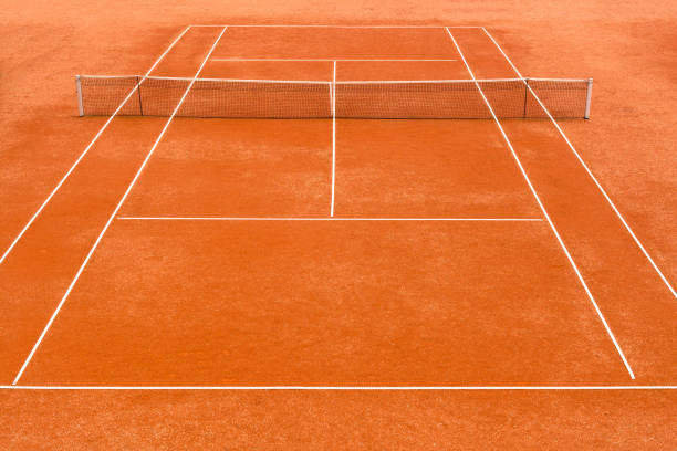 Entretenir et prolonger la durée de vie d’un court de tennis en terre battue à Alençon