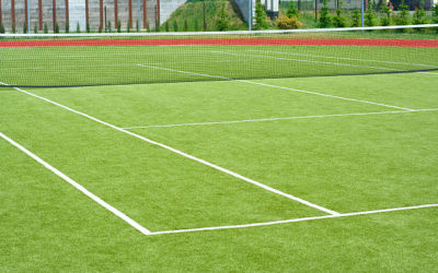Les Risques et Précautions lors de l’Entretien d’un Court de Tennis en Gazon Synthétique à Alençon