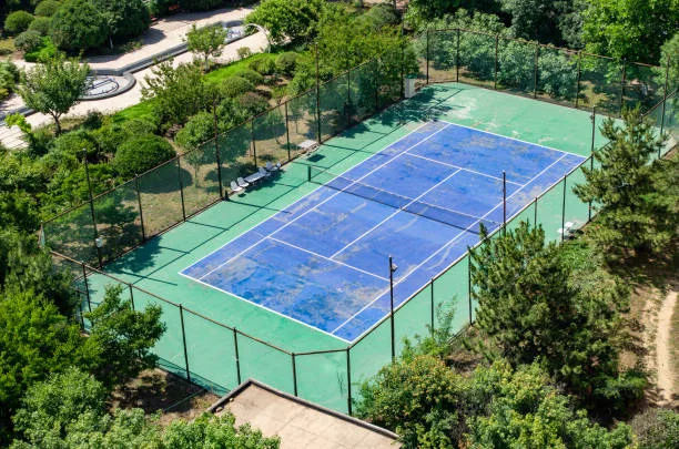 Les Principaux Aspects à Considérer lors de la Maintenance d&rsquo;un Court de Tennis à Dreux