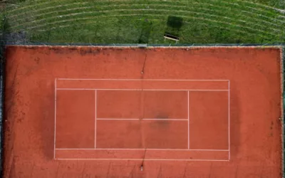 Quelles sont les meilleures pratiques pour restaurer la surface d’un court de tennis en terre battue à Cabries ?