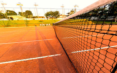 Concevoir un Éclairage Efficace pour les Matchs Nocturnes sur un Court de Tennis à Nice