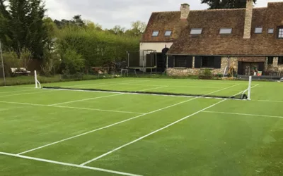 Quels outils sont nécessaires pour l’entretien d’un court de tennis en gazon synthétique à Cabannes ?