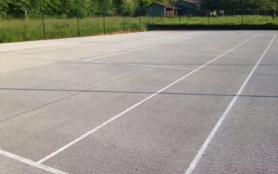 Quels sont les avantages du béton poreux pour la rénovation d&rsquo;un court de tennis à Noisy-le-Grand ?