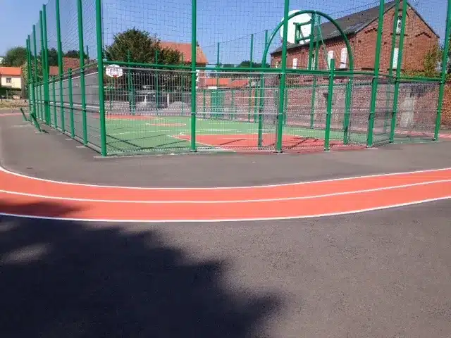 Quelles sont les étapes clés pour la construction de court de tennis à Pantin?