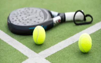 Quelles sont les caractéristiques principales d&rsquo;un court de tennis en gazon synthétique à Vaison la Romaine ?