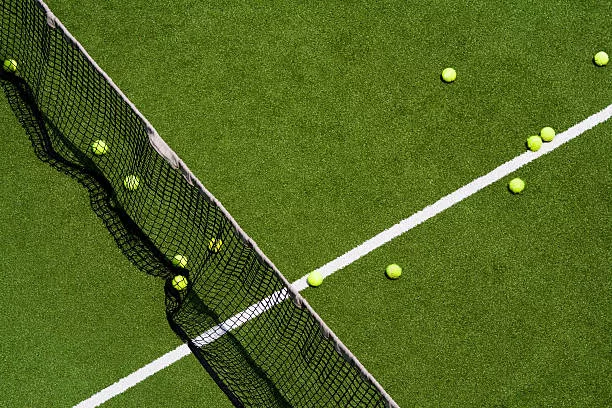 Comment choisir le bon type de gazon synthétique pour un court de tennis à Sainte-Maximin-la-Sainte-Baume en fonction des besoins des joueurs ?