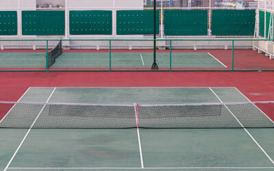 Quels sont les signes indiquant qu’un court de tennis en béton poreux à Cabannes nécessite une maintenance immédiate ?