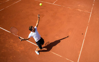 Quels sont les avantages de la terre battue pour un court de tennis à Mouries ?