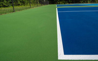 Quels sont les avantages écologiques de choisir une résine synthétique pour la rénovation d’un court de tennis à Puteaux ?