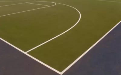 Comment entretenir efficacement un court de tennis en gazon synthétique à Celony ?