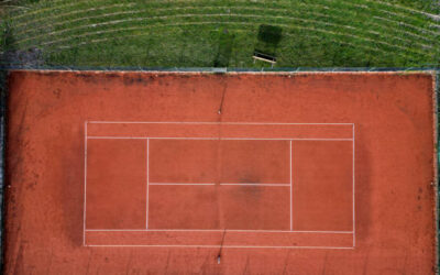 Comment intégrer des éléments architecturaux distinctifs dans la conception des courts de tennis à Toulon ?