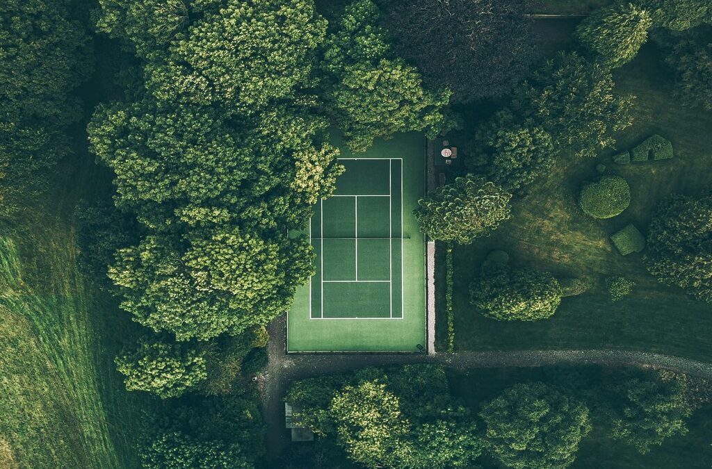Comment la rénovation d’un court de tennis à Mougins peut-elle améliorer la durabilité et la performance des terrains ?
