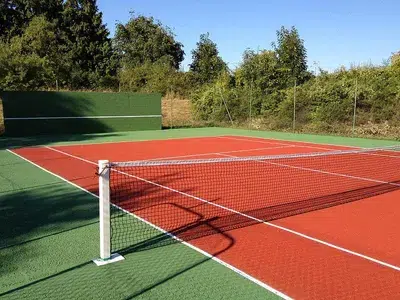 Planification de l’Entretien d’un Terrain de Tennis Construit à Nice