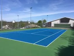 Comment les pratiques d&rsquo;entretien durable peuvent-elles être encouragées parmi les gestionnaires de courts de tennis à Lyon ?