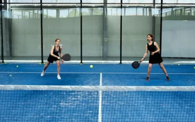 Comment le béton poreux affecte-t-il la croissance des plantes locales autour du court de tennis après rénovation à Paris ?