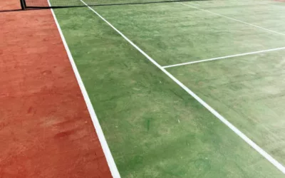 Qu’est-ce que les considérations environnementales pour une rénovation de court de tennis en béton poreux à Nantes ?