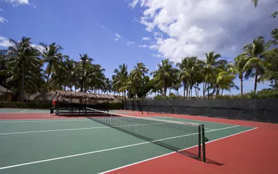 Comment l’entretien régulier d’un terrain de tennis en béton poreux à Paris influence-t-il sa performance lors de compétitions ?