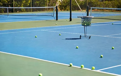 Pourquoi est-il avantageux d&rsquo;utiliser des matériaux locaux dans la construction d&rsquo;un court de tennis à Lyon ?