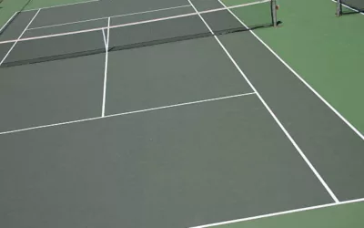 Comment intégrer les meilleures pratiques de gestion de l’eau lors de la rénovation d’un terrain de tennis en béton poreux à Paris ?