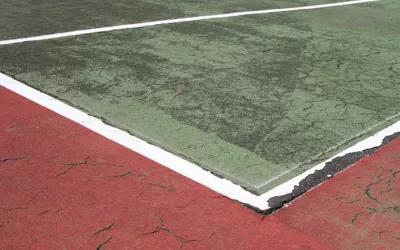 Pourquoi la consultation d&rsquo;un géologue est-elle recommandée avant de construire un court de tennis à Lyon ?