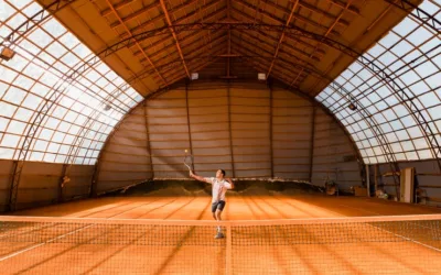 Comment la rénovation d’un court de tennis à Montpellier peut-elle affecter la biodiversité environnante ?