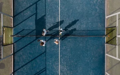 Pourquoi faut-il tenir compte des conditions climatiques lors de la rénovation d’un court de tennis à Montpellier ?