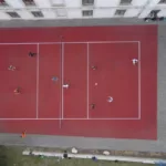 Construction d'un court de tennis pour les clubs de tennis