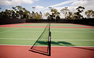 Comment évaluer le coût de la rénovation d’un terrain de tennis à Cannes ?