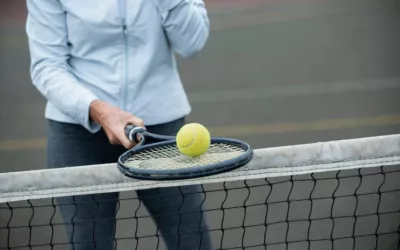 Pourquoi la Construction d&rsquo;un court de tennis en béton poreux à Saint-Tropez est-elle idéale pour le climat méditerranéen ?