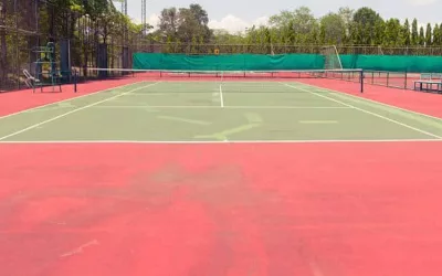 Comment la construction de courts de tennis peut-elle contribuer au développement du sport à Cannes ?