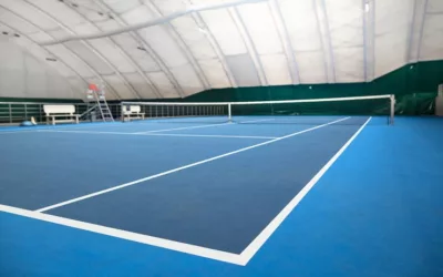 Comment choisir les bons matériaux pour la réhabilitation de surfaces de tennis usées ?