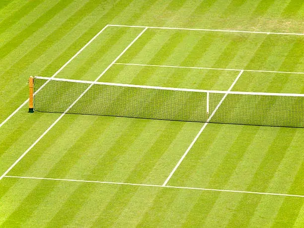 construction d'un court de tennis à Aix-en-Provence