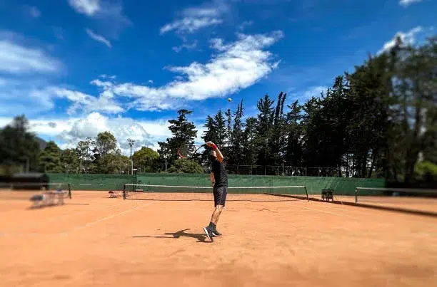 Prix terrain de tennis terre battue