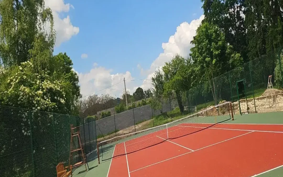 Quelles erreurs éviter lors de la signature d’un devis pour une rénovation court de tennis à Grenoble ?
