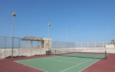 Comment allier esthétisme et performance dans la rénovation d’un court de tennis à Saint-Tropez ?
