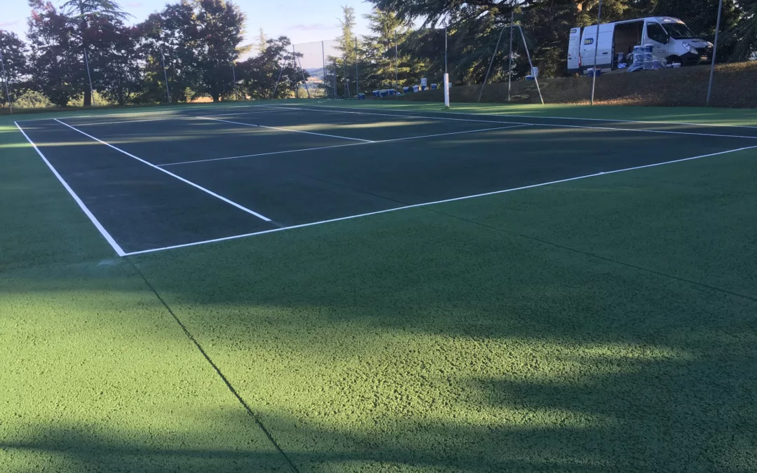 Quels entretiens prévoir après une construction terrain de padel à Cannes ?