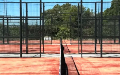Peut-on installer une construction terrain de padel au Salon-de-Provence dans une zone résidentielle ?