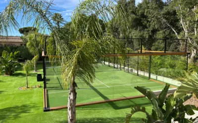 Est-ce qu’une rénovation de court de tennis à Saint-Tropez améliore la sécurité des joueurs ?