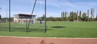 Est-ce rentable pour une mairie d’investir dans une construction terrain multisport Toulouse ?