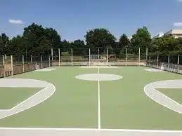 Construction d’un terrain multisport à Bordeaux : une solution complète pour dynamiser votre environnement