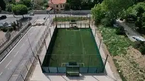 Construction d’un terrain multisport à Bordeaux : une solution performante pour dynamiser vos espaces extérieurs