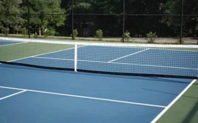 Peut-on installer une construction court de tennis à Poitiers dans une zone protégée ou naturelle ?
