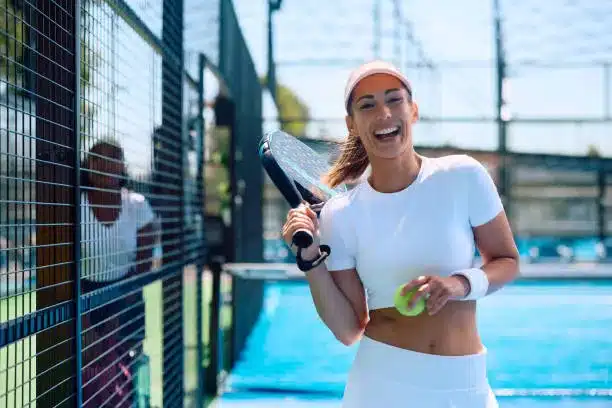 Comment faire de votre terrain de padel à Nice un véritable aimant à joueurs toute l’année ?