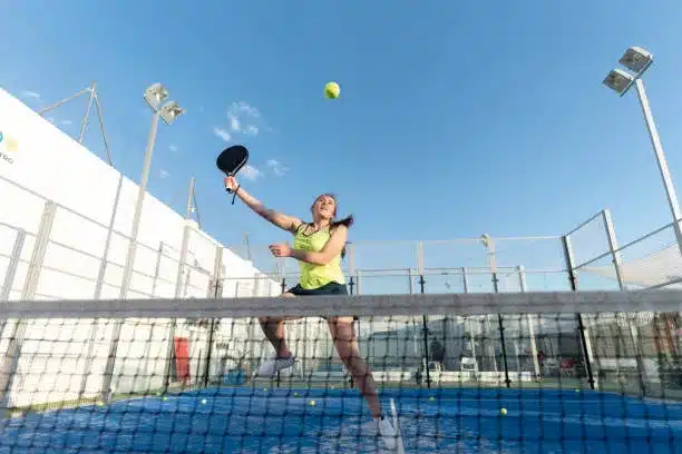 Comment professionnaliser votre offre sportive avec une construction padel qui inspire confiance dès le premier regard ?