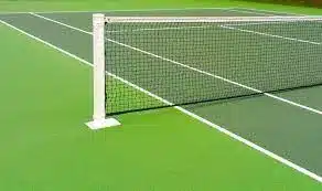 Pourquoi choisir le béton poreux pour un court de tennis durable à Cannes ?