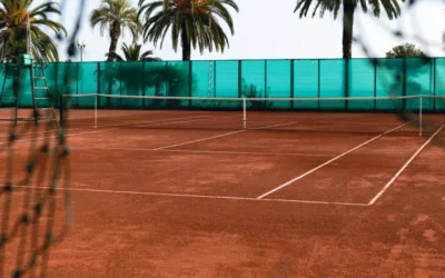 Combien de temps prévoir pour une rénovation complète d’un court en terre battue à Avignon ?